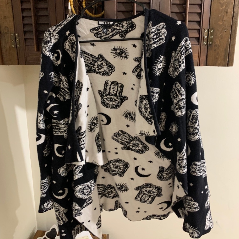 Hot topic hamsa moon sweater